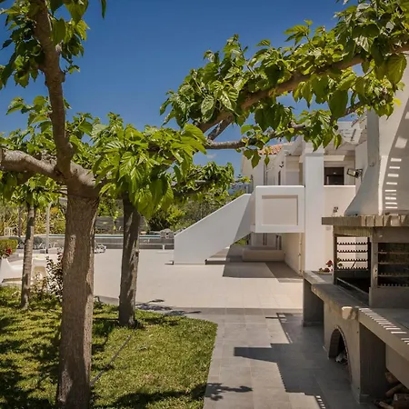 Ai Helis Beach House By Vintage Travel Вилла